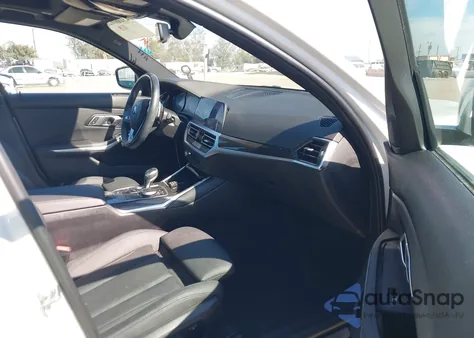 2021 BMW 330I z USA, uszkodzony, nr VIN 3MW5R1J02M8B48188